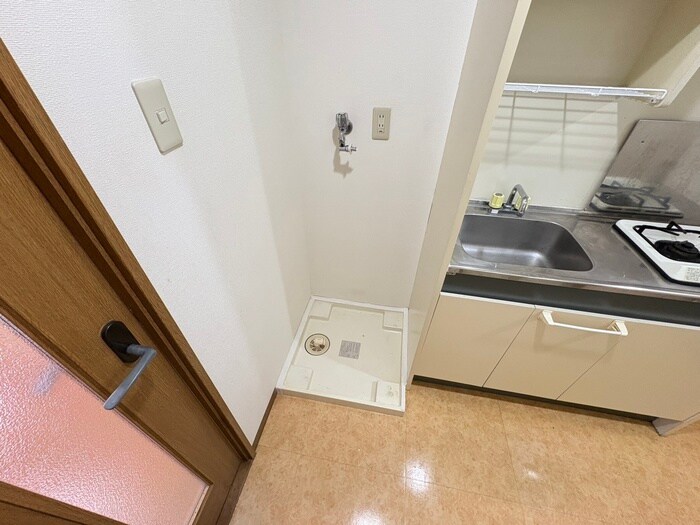 物件内観写真14　(洗濯機置場)