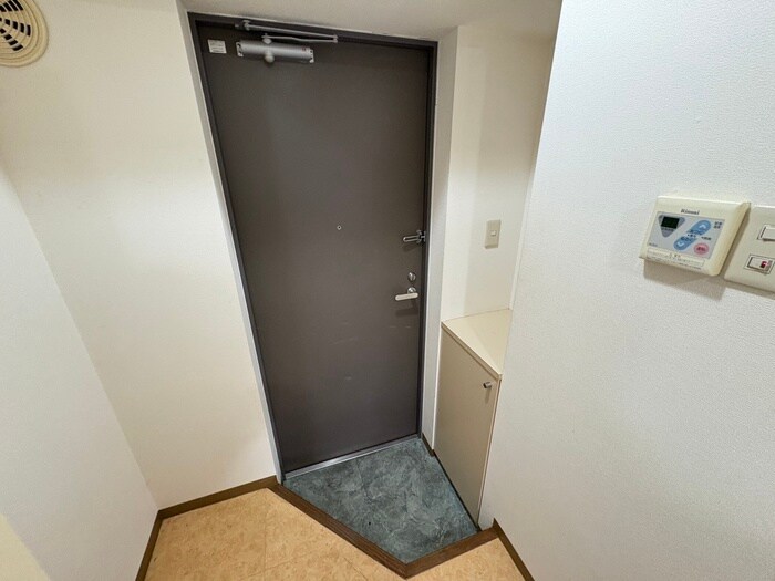 物件内観写真18　(玄関)