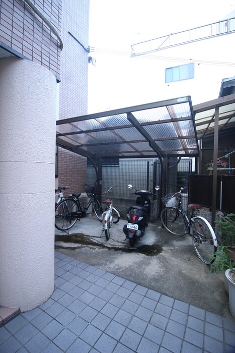 物件外観写真5　(駐輪場)