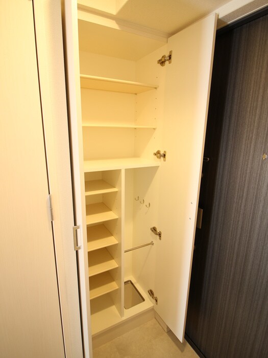 物件内観写真10　(靴箱)