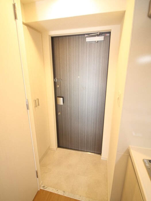 物件内観写真18　(玄関)