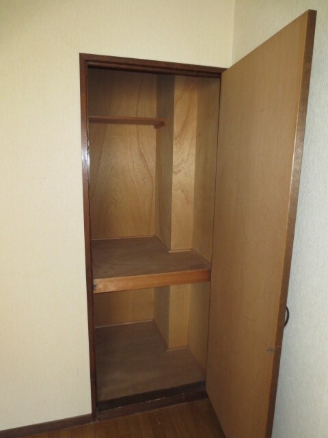 物件内観写真12　(収納)