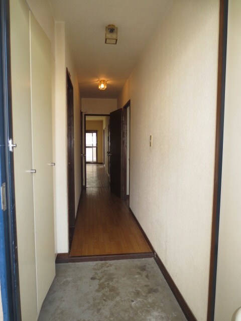 物件内観写真16　(玄関)