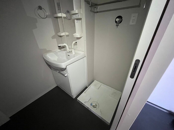 物件内観写真14　(洗濯機置場)