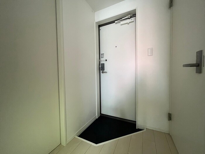 物件内観写真15　(玄関)