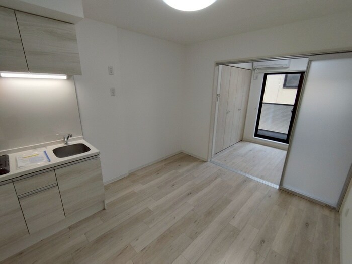 物件内観写真8　(居室)