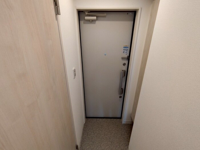 物件内観写真14　(玄関)
