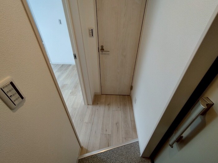 物件内観写真14　(玄関)
