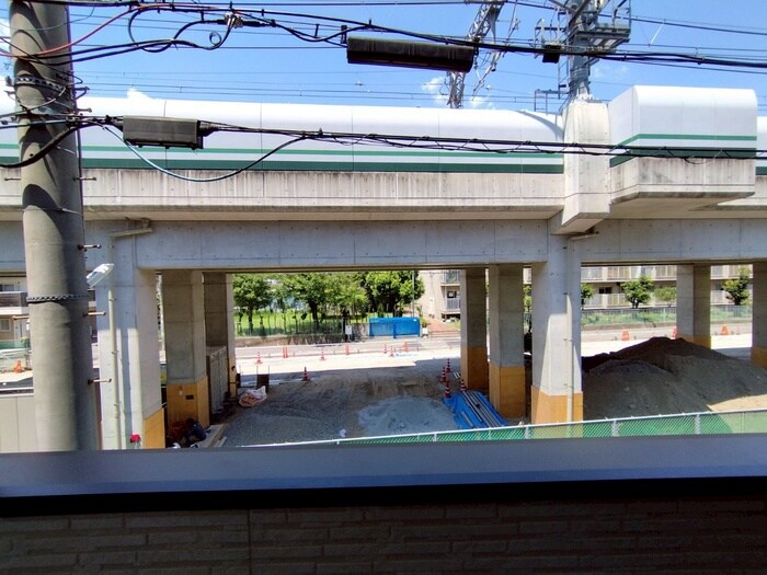 物件内観写真15　(室内からの展望)