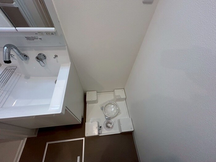 物件内観写真18　(洗濯機置場)