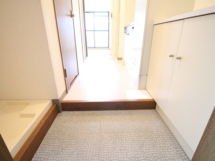 物件内観写真15　(玄関)