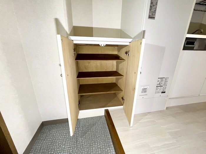 物件内観写真15　(靴箱)