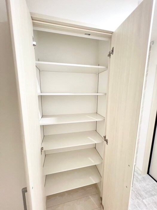 物件内観写真8　(靴箱)