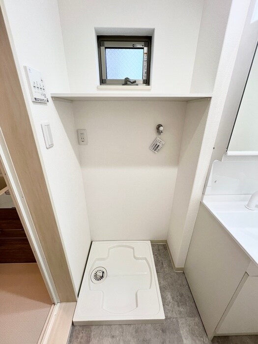 物件内観写真9　(洗濯機置場)