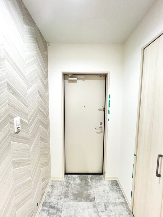 物件内観写真11　(玄関)