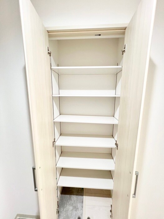 物件内観写真12　(靴箱)