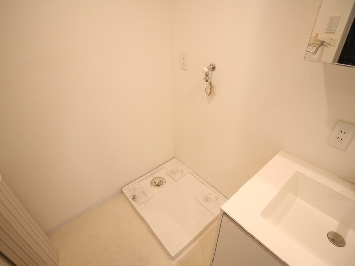 物件内観写真18　(洗濯機置場)