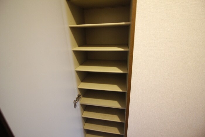 物件内観写真9　(靴箱)