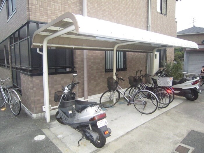 物件外観写真6　(駐輪場)