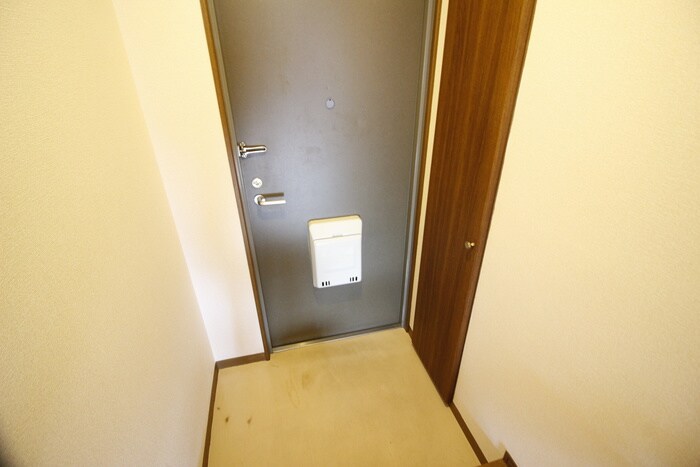 物件内観写真13　(玄関)