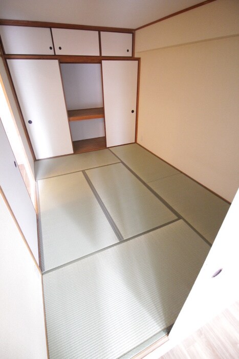 物件内観写真6　(居室)