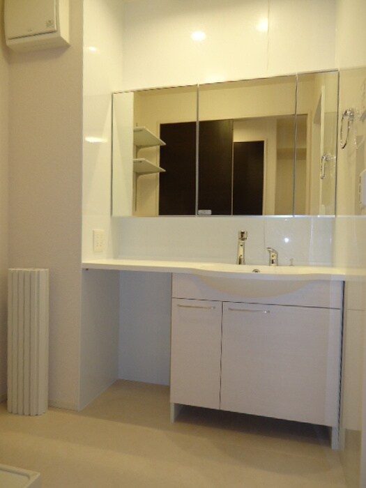 物件内観写真11　(洗面)