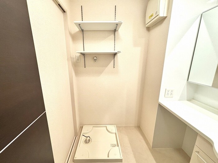 物件内観写真11　(洗濯機置場)