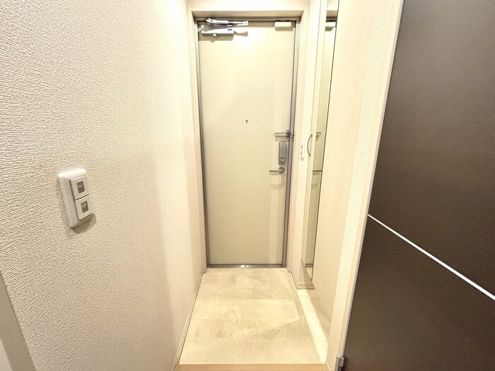 物件内観写真17　(玄関)