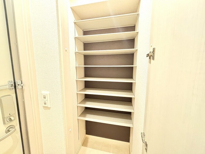 物件内観写真18　(靴箱)