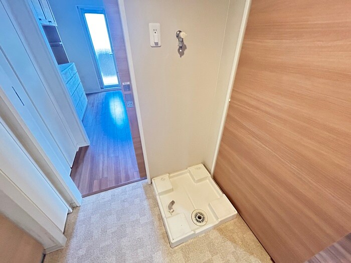 物件内観写真14　(洗濯機置場)