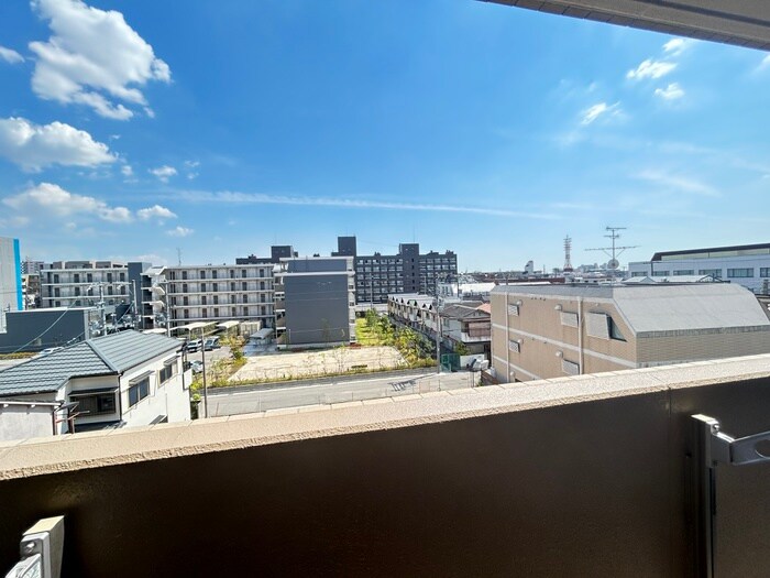 物件内観写真16　(室内からの展望)