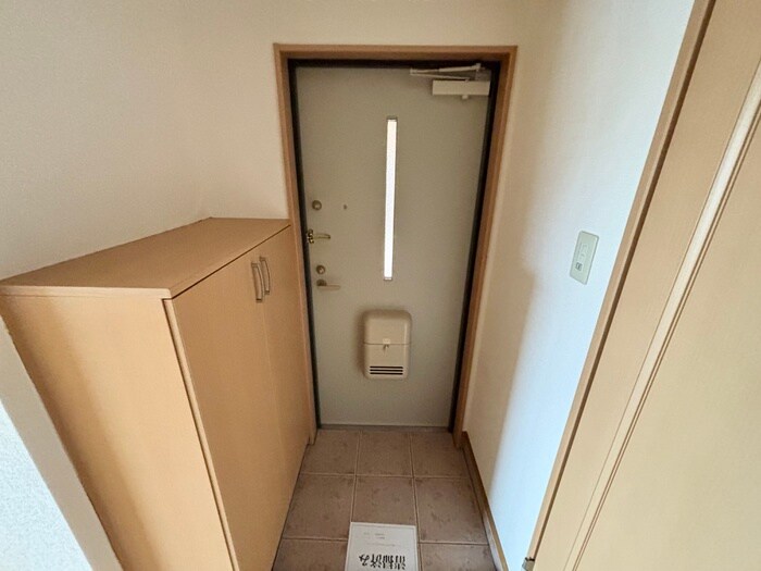 物件内観写真17　(玄関)