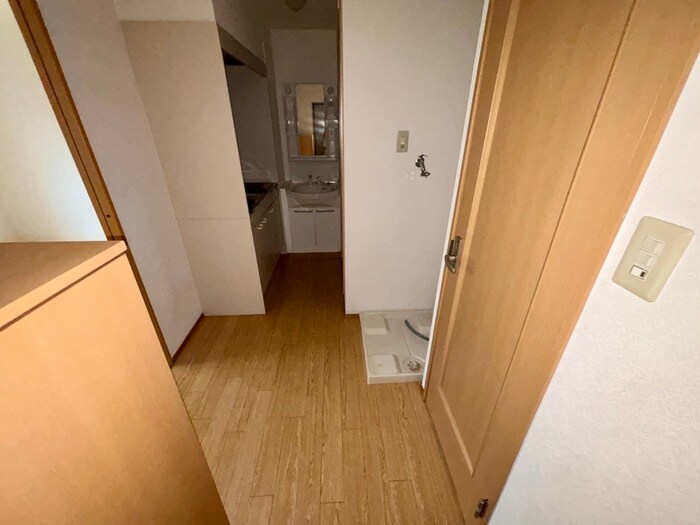 物件内観写真17　(廊下)