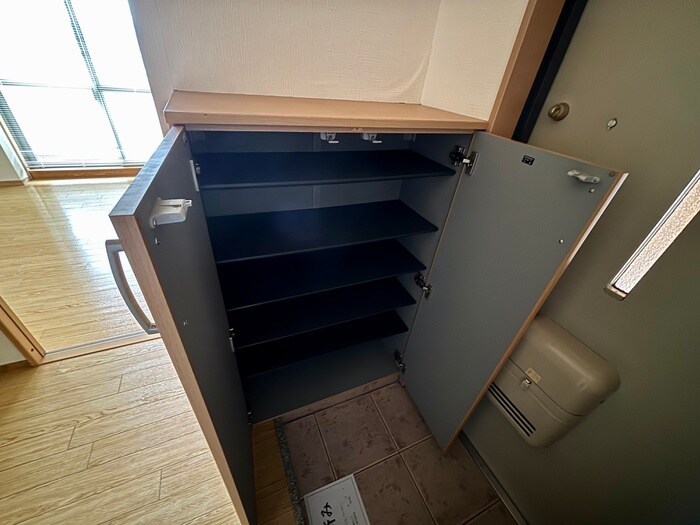 物件内観写真18　(靴箱)