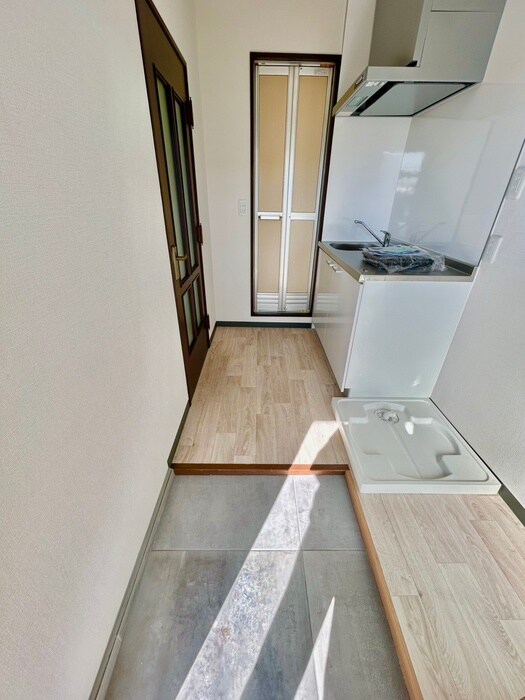 物件内観写真14　(玄関)