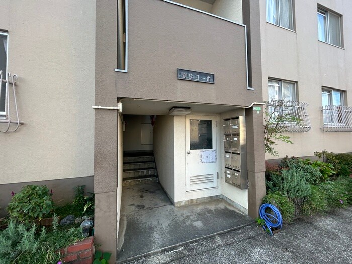 物件外観写真6　(エントランス部分)