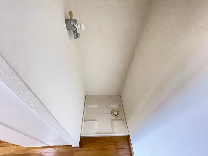 物件内観写真13　(洗濯機置場)