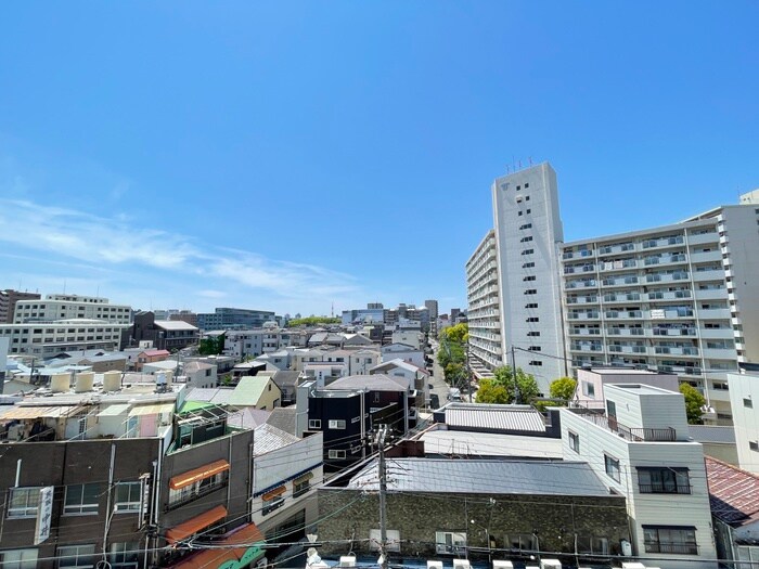 物件内観写真16　(室内からの展望)