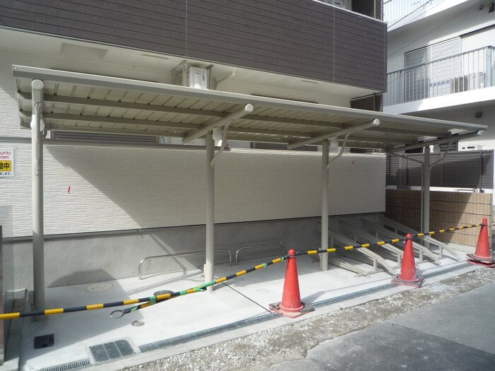 物件外観写真5　(駐車場)