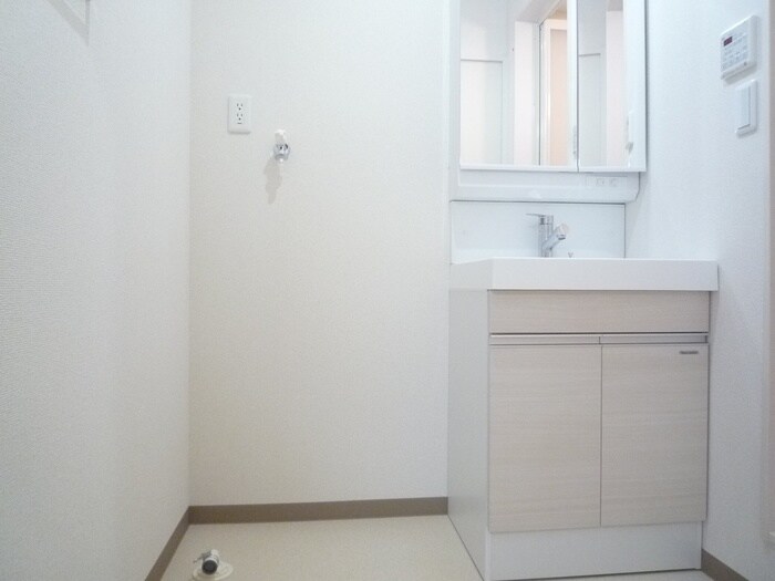 物件内観写真16　(洗濯機置場)