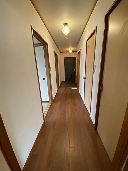 物件内観写真21　(廊下)