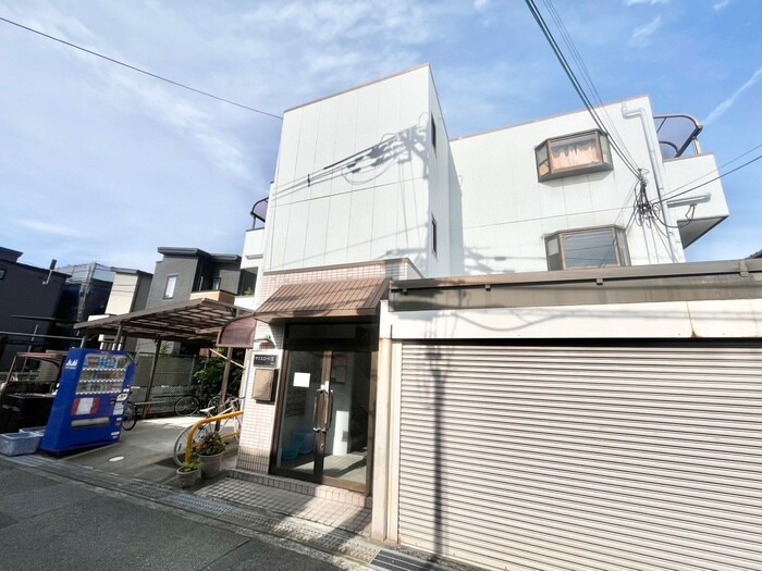 物件外観写真2　(駐車場)