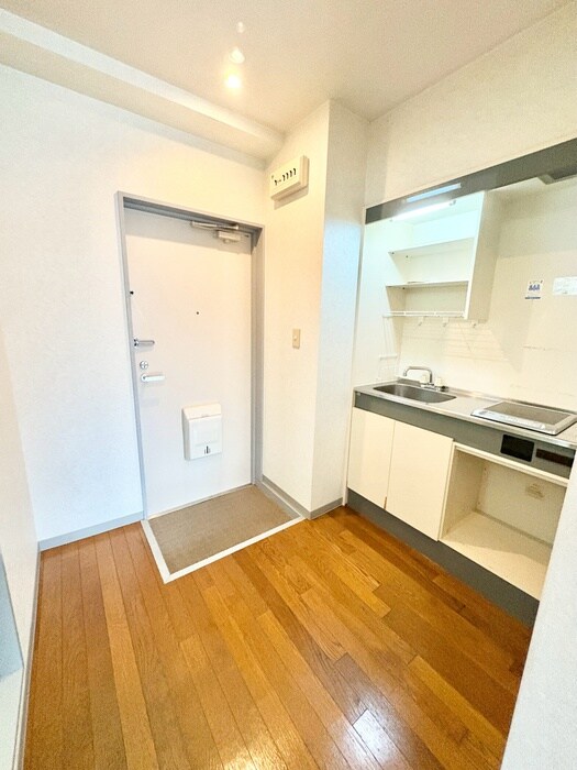 物件内観写真9　(廊下)