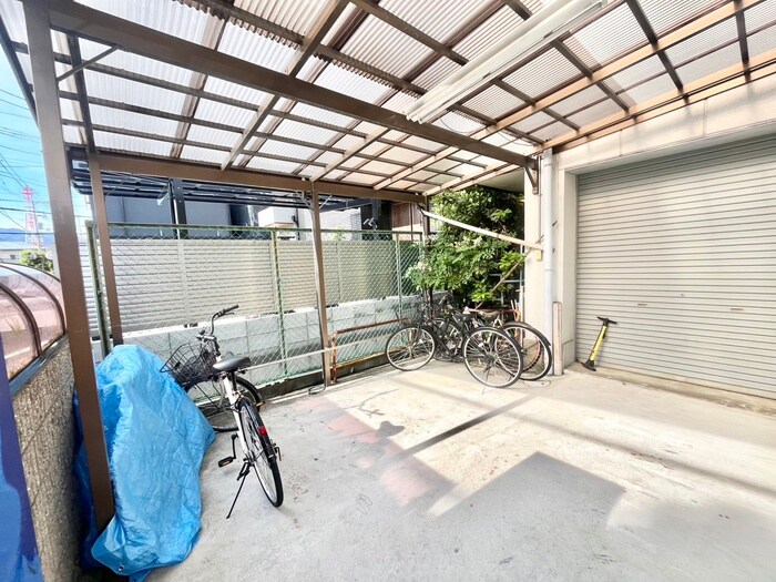 物件外観写真3　(駐輪場)