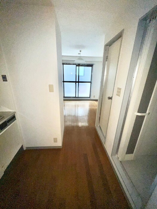 物件内観写真18　(廊下)