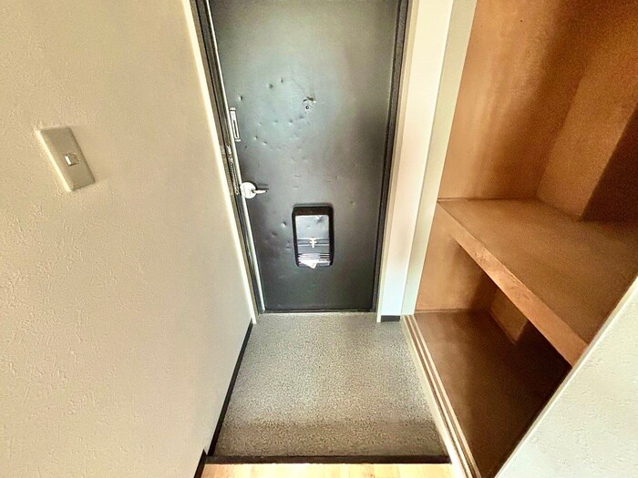 物件内観写真14　(玄関)