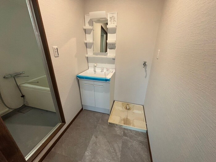 物件内観写真13　(洗濯機置場)