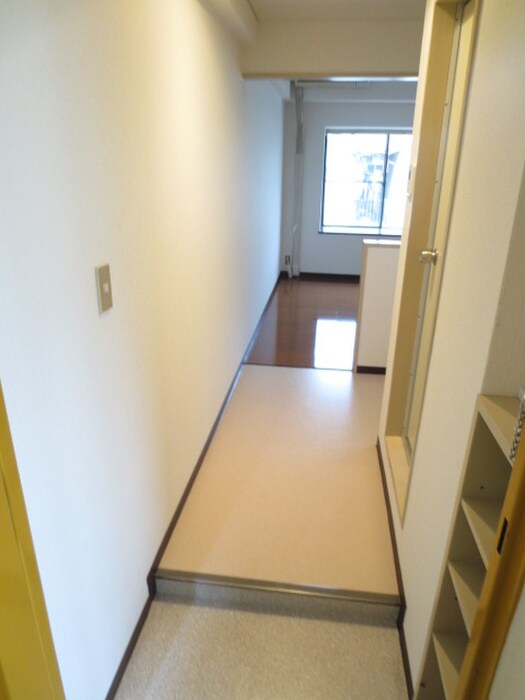 物件内観写真7　(玄関)