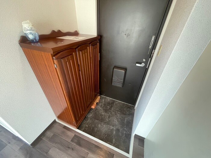 物件内観写真14　(玄関)