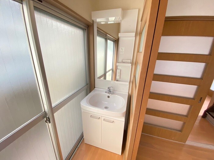 物件内観写真12　(洗面)